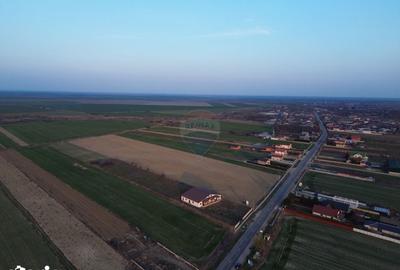 Teren de 12360 mp, în Vulturu - 1