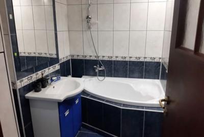 Apartament cu 3 camere decomandat în Lacu - 1