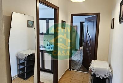 Apartament cu 3 camere semidecomandat în Est