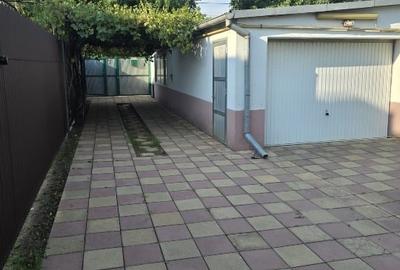 Casa Marta Bibescu pe malul lacului cu piscina - 12