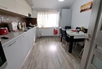 Apartament cu 2 camere decomandat în Km 5 - 9