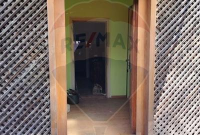 Casă cu 4 camere în Roșu - 2