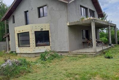 Casă cu 6 camere în Clinceni - 1