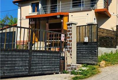 Casă cu 3 camere cu Teren 730 Mp în Răscruci - 1