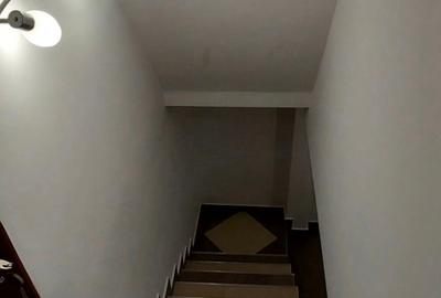 Casă cu 6 camere cu Teren 1300 Mp în Podu Iloaiei - 1