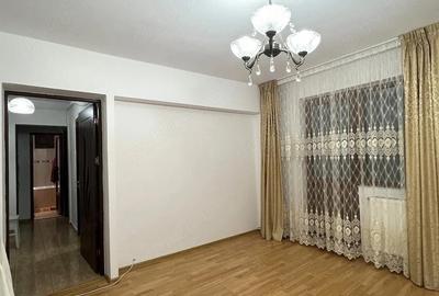 Apartament cu 2 camere decomandat în Micro 20 - 2