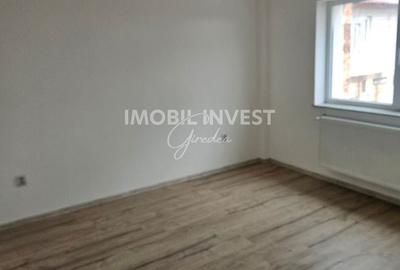 Apartament cu 3 camere în Central - 3