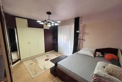 Apartament cu 3 camere semidecomandat în Central - 17