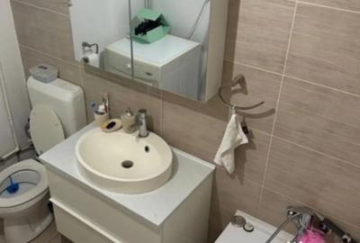 Garsonieră decomandată în Eroii Revoluției - 2