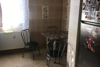 Apartament cu 3 camere semidecomandat în Central - 4