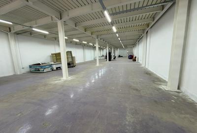 Spațiu comercial, de 650 mp, în Zona Industrială - 4