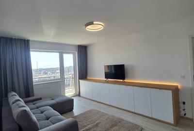 Apartament cu 3 camere decomandat în Exterior Vest
