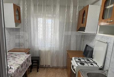 Apartament cu 3 camere decomandat în Dacia - 2