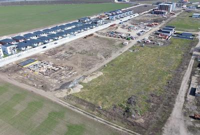 Teren Construcții intravilan de 372 mp, în Nord - 7