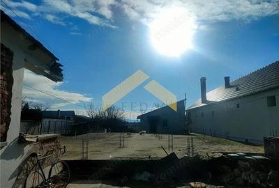 Casă cu 3 camere cu Canalizare în Sud - 2