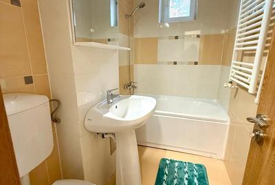 Apartament cu 3 camere semidecomandat în Central - 1