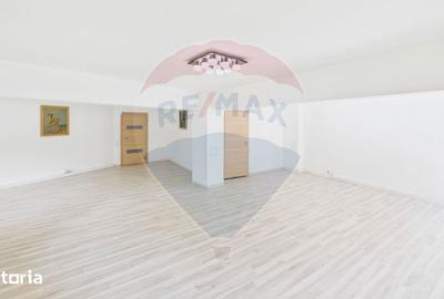 Apartament cu 5 camere în Tineretului - 16