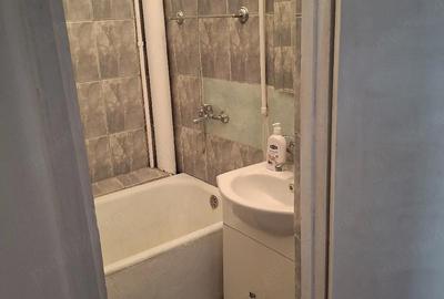 Apartament cu 2 camere decomandat în Micro 14 - 2