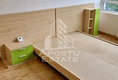Apartament cu 2 camere semidecomandat, mobilat în UTA - 8