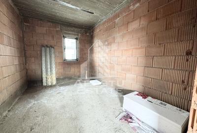 Duplex cu 4 camere, bucatarie separata, toate utilitatile, la asfalt. - 5