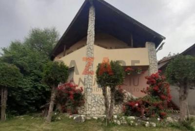 Casă cu 4 camere cu Teren 1000 Mp în Bran - 1