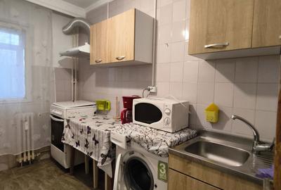 Garsonieră decomandată în Nicolina