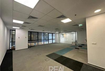 Spațiu comercial, în Politehnica - 18