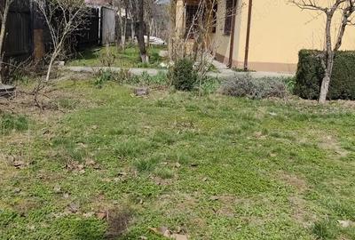 Casă cu 4 camere cu Teren 760 Mp în Central - 1