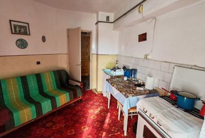 Garsonieră decomandată în Central - 2