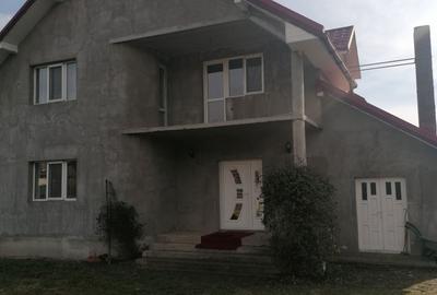 Casă cu 4 camere în Central - 5