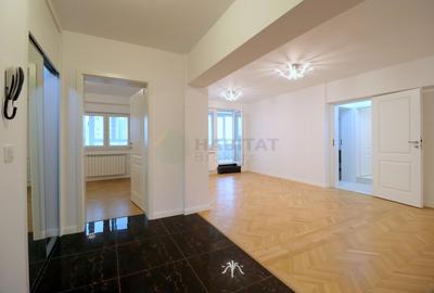 Apartament cu 4 camere decomandat, mobilat în Magheru