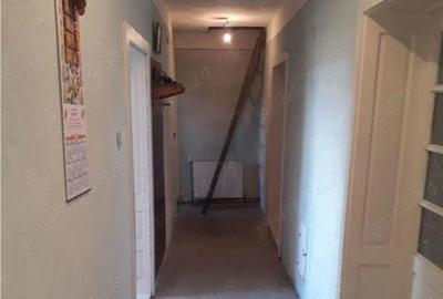 OCAZIE ! Vand Casa zona Centrala ocupabila imediat - 1