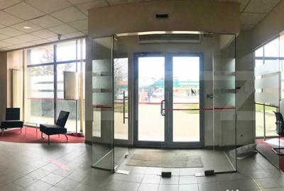 Spațiu comercial, de 160 mp, în Micro 3 - 2