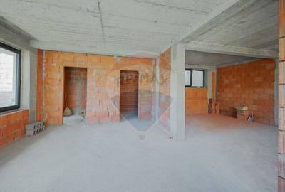 Casă cu 7 camere cu Canalizare în Central - 5