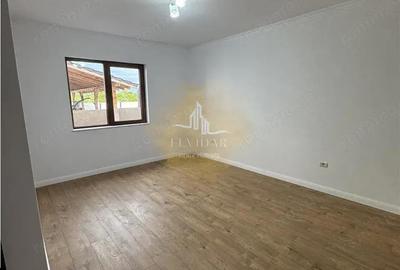 Casă cu Teren 600 Mp în Ghiroda - 3