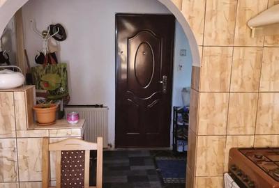 Apartament cu 2 camere semidecomandat în Filiași - 4