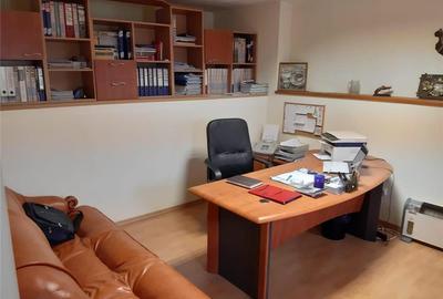 Spațiu comercial, de 75 mp, în Central - 10