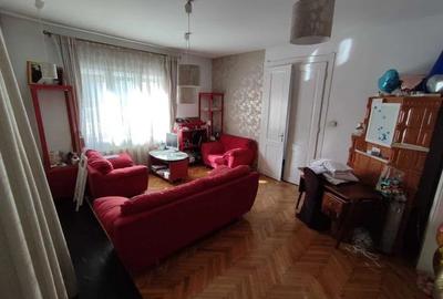 Casa individuală 3 camere in Andrei Mureșanu, 150 mp utili