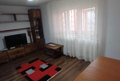 Apartament cu 2 camere decomandat în Micro 4 - 2