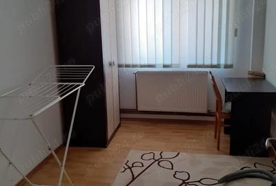 Inchiriez apartament 4 camere zona centrala - 1