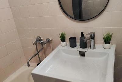 Garsonieră decomandată în Lipovei