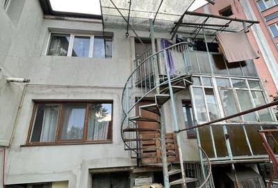 Apartament cu 4 camere semidecomandat în Central - 5