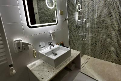 Spațiu comercial, de 425 mp, în Central - 6