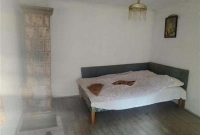 Casă cu 4 camere în Central - 2