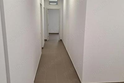 Spațiu comercial, de 170 mp, în Central - 4