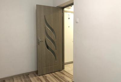 Apartament cu 3 camere decomandat, mobilat în 7 Noiembrie - 9
