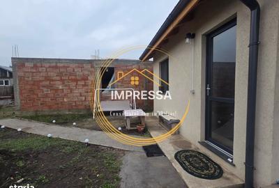 Casă cu 4 camere în Mihoveni - 1