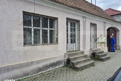Casă cu 4 camere cu Teren 1025 Mp în Central - 5