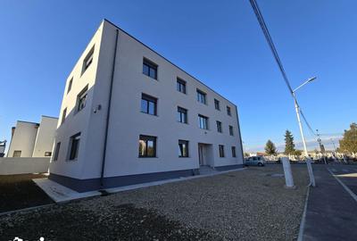 Apartament cu 3 camere în Micro 3 - 1