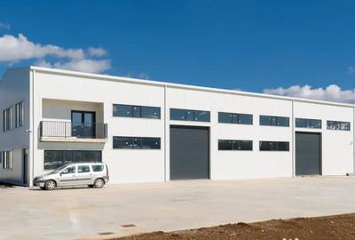 Spațiu comercial, de 590 mp, în Central - 14